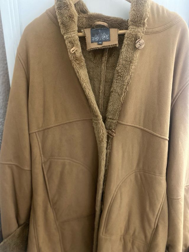 Abrigo marrón con forro de pelo
