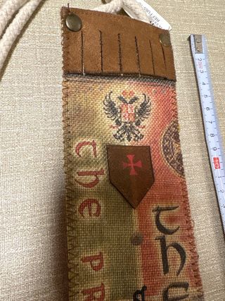 Espada de madera con funda