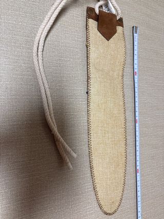 Espada de madera con funda