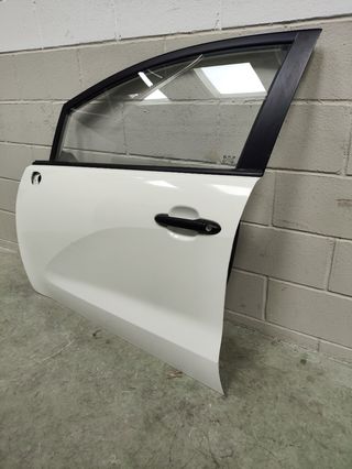 Puerta delantera izquierda Kia Rio de 2014