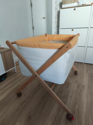 Minicuna plegable con colchón de calidad. 