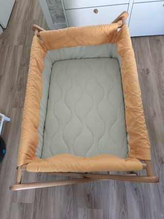 Minicuna plegable con colchón de calidad. 