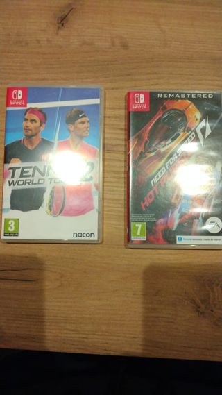 Nintendo Switch blu e rosso con custodia