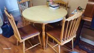 Mesa comedor redonda + 4 sillas madera