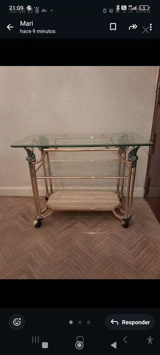 Mesa de cristal dorada
