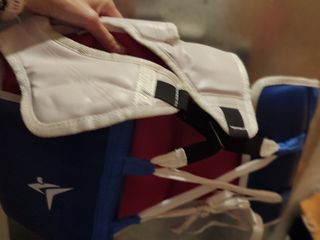 Peto Taekwondo Azul para niño. 