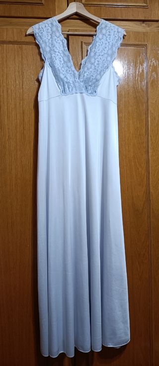 Camisón Vanity Fair largo raso y encaje azul T36