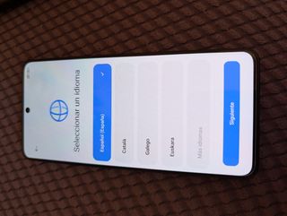 Se vende teléfono móvil de la marca redmi note 13 