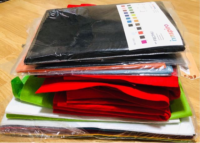 Fieltro + Goma Eva Brillante, Lisa, Adhesiva.