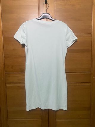 Vestidos blancos
Se venden individualmente 
