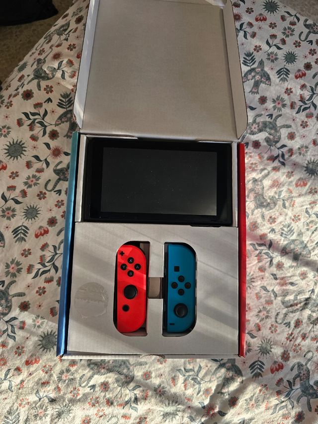 Nintendo Switch + Mario vs Donkey Kong y Crash