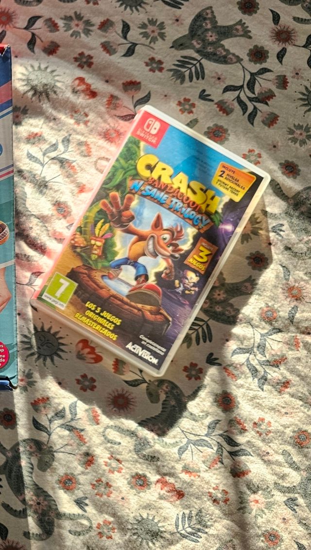 Nintendo Switch + Mario vs Donkey Kong y Crash