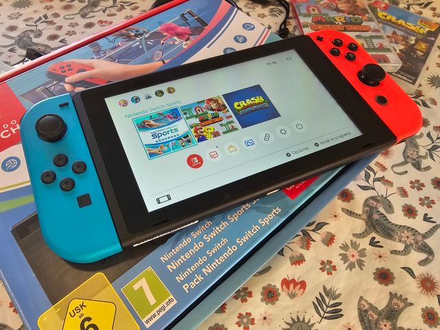 Nintendo Switch + Mario vs Donkey Kong y Crash