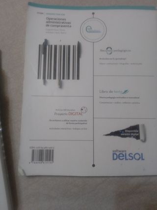 Libro de texto en formato físico de Operaciones...