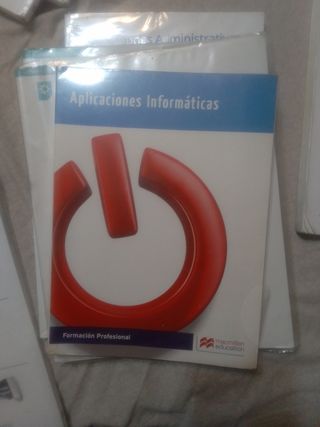 Libro de texto en formato físico de Operaciones...