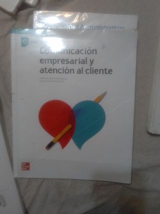 Libro de texto en formato físico de Operaciones...