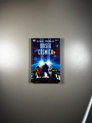 Odisea cósmica (Grandes Novelas Gráficas de DC)