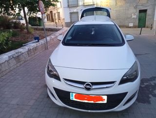 Opel Astra 2012