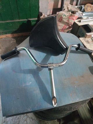 Manillar y sillín de bicicleta