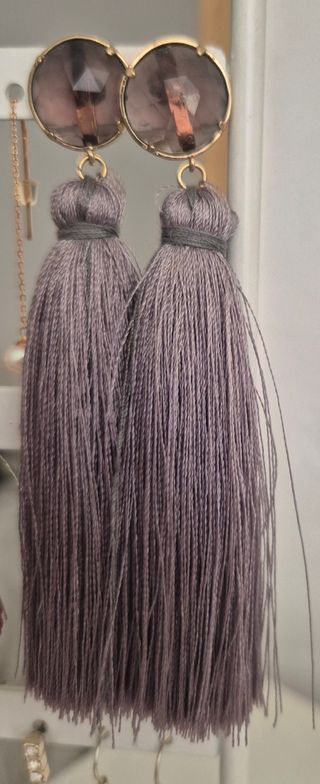 Pendientes largos con borlas