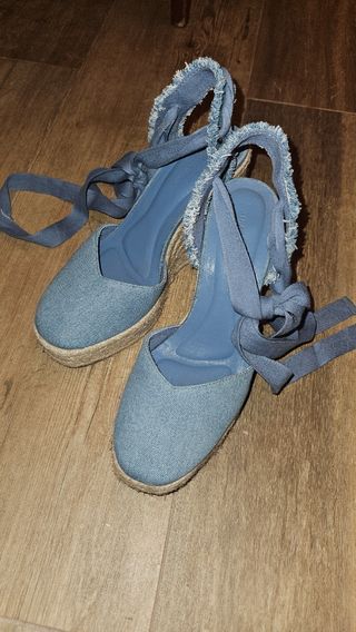 Zapatos de cuña vaqueros con cordones