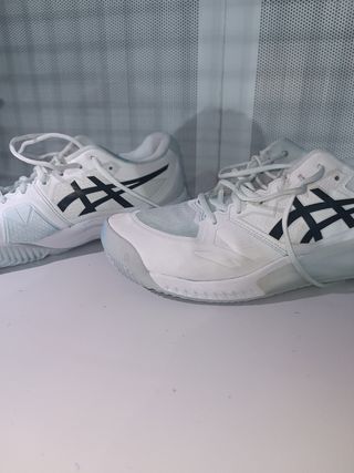 Zapatillas Asics pádel blancas y negras