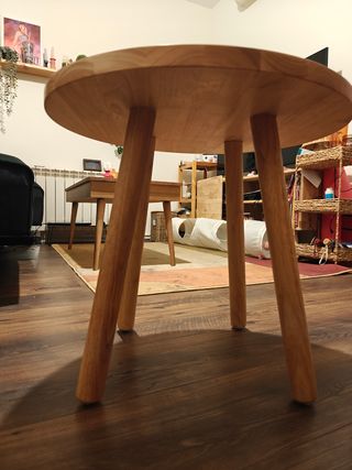 Mesa auxiliar redonda de madera maciza