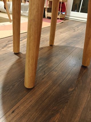 Mesa auxiliar redonda de madera maciza