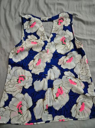 Blusa floral talla XS