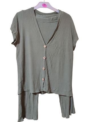 Conjunto verde militar 