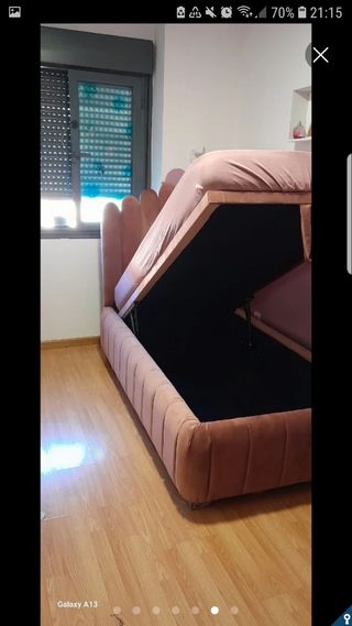 Cama individual de terciopelo rosa