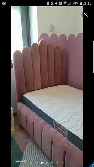 Cama individual de terciopelo rosa