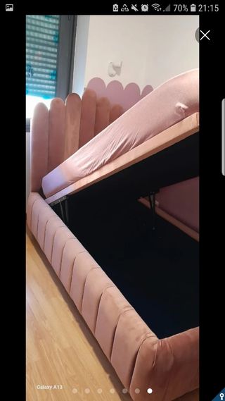 Cama individual de terciopelo rosa