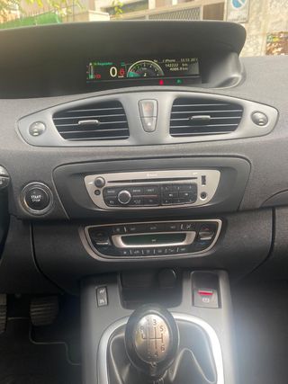 Renault Grand Scenic 2015