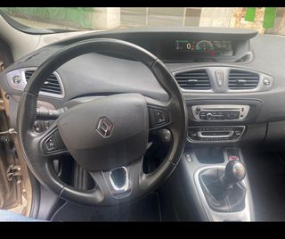 Renault Grand Scenic 2015