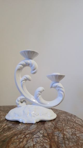 Par de castiçais de porcelana branca