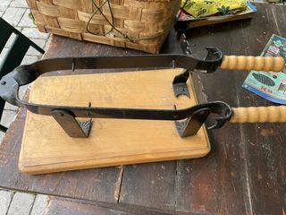 Porta prosciutto in metallo e legno