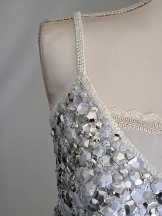 Precioso vestido fiesta/novia plateado y blanco