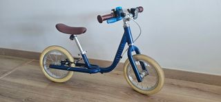 Bicicleta sin pedales azul