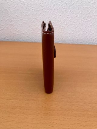 Cartera pequeña marrón