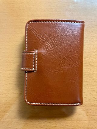 Cartera pequeña marrón