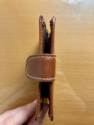 Cartera pequeña marrón