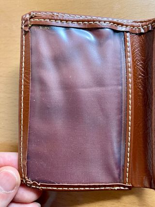 Cartera pequeña marrón