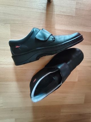 Zapatos de restauración negros
