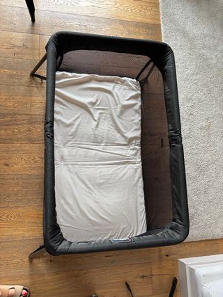 Cuna de viaje Babybjorn Light Negra