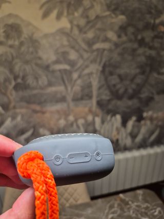 Pequeño tamaño, práctico para llevar y gran sonido