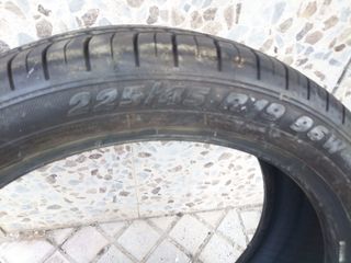 Neumático 225/45 R19 96W