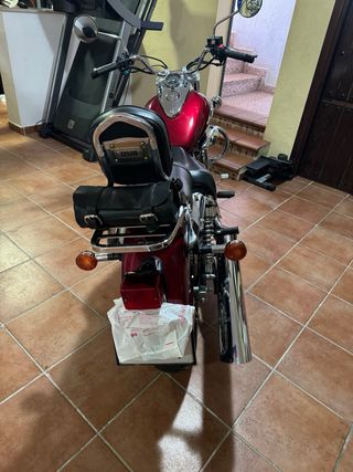 Moto Suzuki Intruder VL.250cc granate