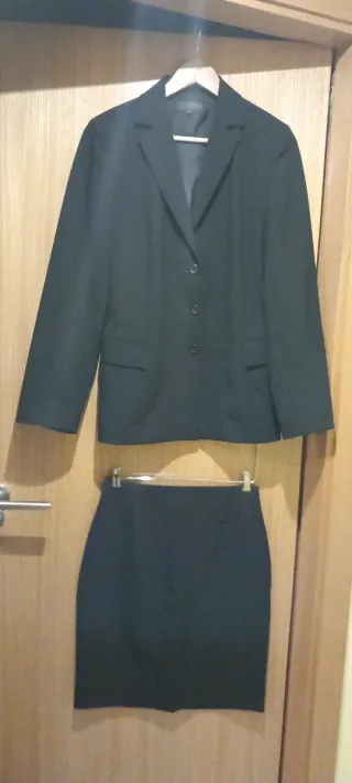 Traje juvenil KIABI Talla 38 Negro