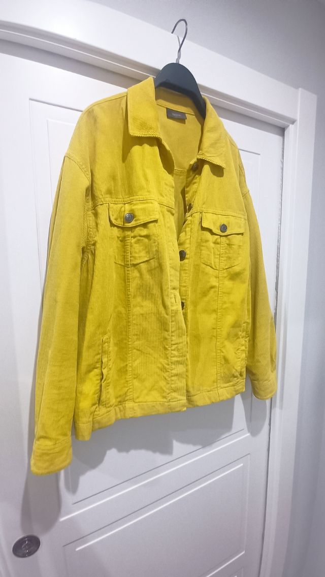 Chaqueta de pana amarilla mujer